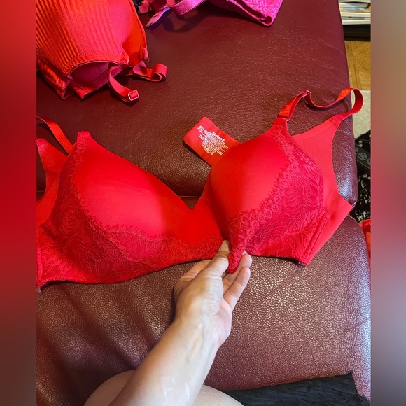 Sleekback bra, lightly lined, no underwire. - Picture 2 of 2